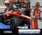 Fernando Alonso fête sa victoire au Grand prix de la Chine de 2013