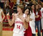 Gabriella Montez embrasse Troy Bolton