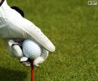 Balle de golf et tee
