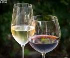 Verre de vin blanc et rouge