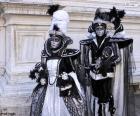 Deux costumes élégants