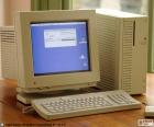 Macintosh Quadra (1991-1994) ordinateur haute performance tour format professionnel puisqu'il offre beaucoup plus de possibilités pour l'expansion future