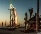 L’hôtel Burj Al Arab Jumeirah est le seul hôtel 7 étoiles du monde et de sa création, en 1999, est qualifié comme le meilleur hôtel de la planète, Dubaï, Émirats Arabes Unis