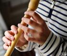 Apprendre à jouer de la flûte, un des instruments plus utilisés par les enseignants pour l’initiation des étudiants en musique