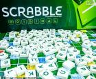 Scrabble est un jeu de plateau qui consiste à construire des mots sur une planche