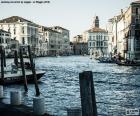 Le Grand Canal est le canal le plus grand de la ville de Venise, Italie