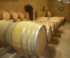 Le tonneau est un récipient en bois utilisé pour le vieillissement du vin