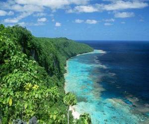 Puzzle Rennell Est est l'atoll corallien du monde du plus grand élevés. Solomon Islands.