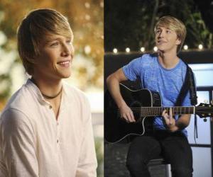 Puzzle Sterling Knight est un acteur et chanteur américain.