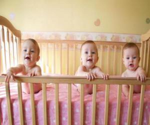 Puzzle Trois bébés dans une crèche