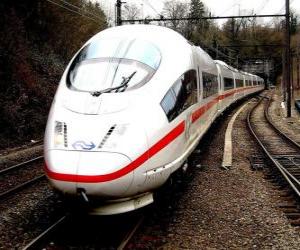 Puzzle Un TGV ou train à grande vitesse à passagers
