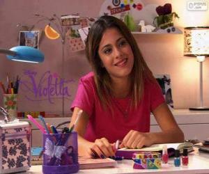 Puzzle Violetta à son table
