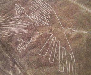 Puzzle Vue aérienne des figures, un oiseau, une partie des lignes de Nazca dans le désert de Nazca, au Pérou