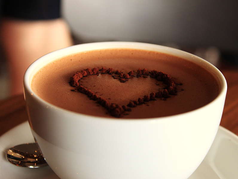 Saurez-vous réparer la tasse de chocolat chaud que Stan Rocade a malencontreusement fait tomber ? puzzle